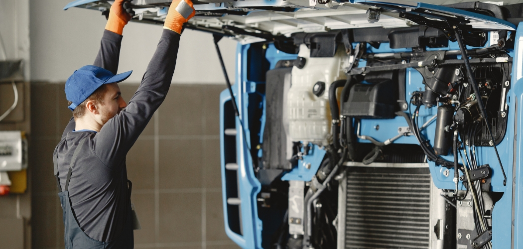 Maintenance Service Image 1